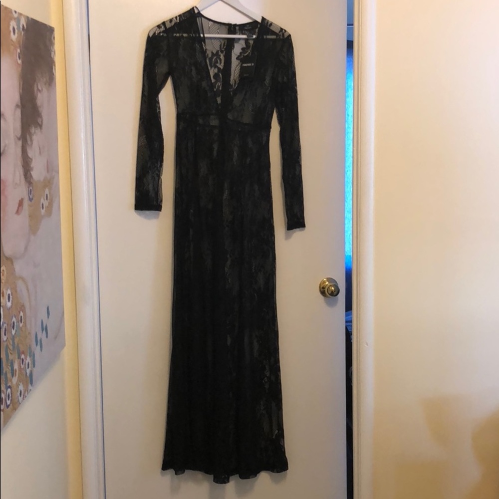 New with Tags Forever 21 Lace Maxi Dress black
